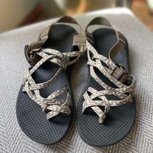Women's LIKE NEW Chaco ZCloud X2 sandal size 7